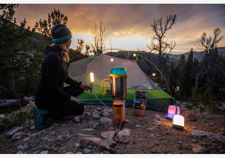 Laden Sie das Bild in Galerie -Viewer, {BioLite CampStove 2+ Camping-Kocher mit Stromerzeuger &amp; Powerbank-SOTA Outdoor
